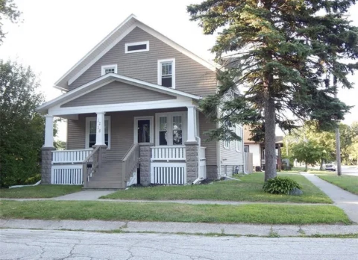 1218 Stanton, Port Huron, Michigan 48060, 4 Bedroom Bedrooms, 0 ,2 BathroomBathrooms,House,1218 Stanton,0,3150