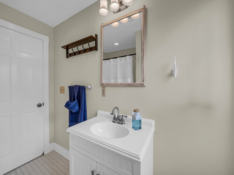 258 South Water Street - 2 (Upper), Marine City, Michigan 48039, 3 Bedroom Bedrooms, 0 ,1 BathroomBathrooms,House,256 South Water Street,258 South Water Street - 2 (Upper),0,3152