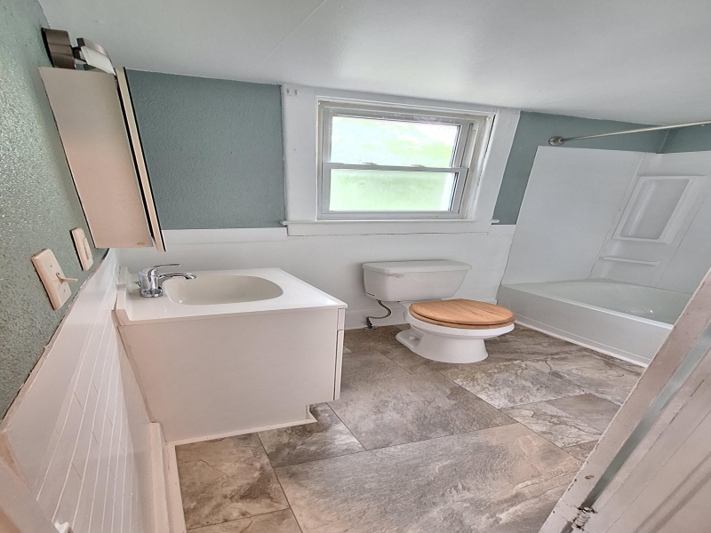 1129 Howard St, Port Huron, Michigan 48060, 1 Bedroom Bedrooms, 0 ,1 BathroomBathrooms,Apartment,1129 Howard St,0,3167