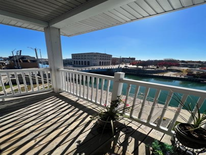 512 Quay Street, Port Huron, Michigan 48060, 1 Bedroom Bedrooms, ,1 BathroomBathrooms,Apartment,Lofts on Quay,512 Quay Street,1635