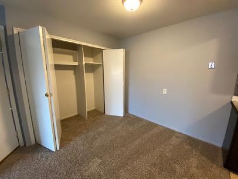 135 North River Road, Mount Clemens, Michigan 48043, 1 Bedroom Bedrooms, ,1 BathroomBathrooms,Apartment,River North Village,135 North River Road,1651